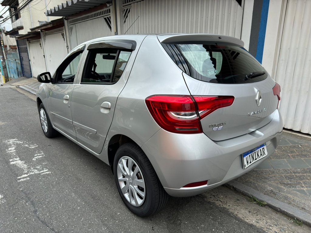 Renault Sandero Prata