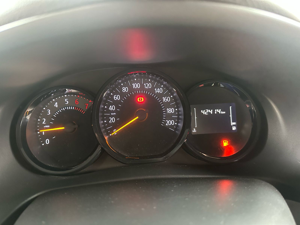 Renault Sandero Prata