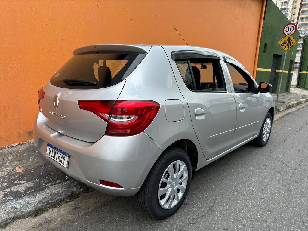 Renault Sandero Prata