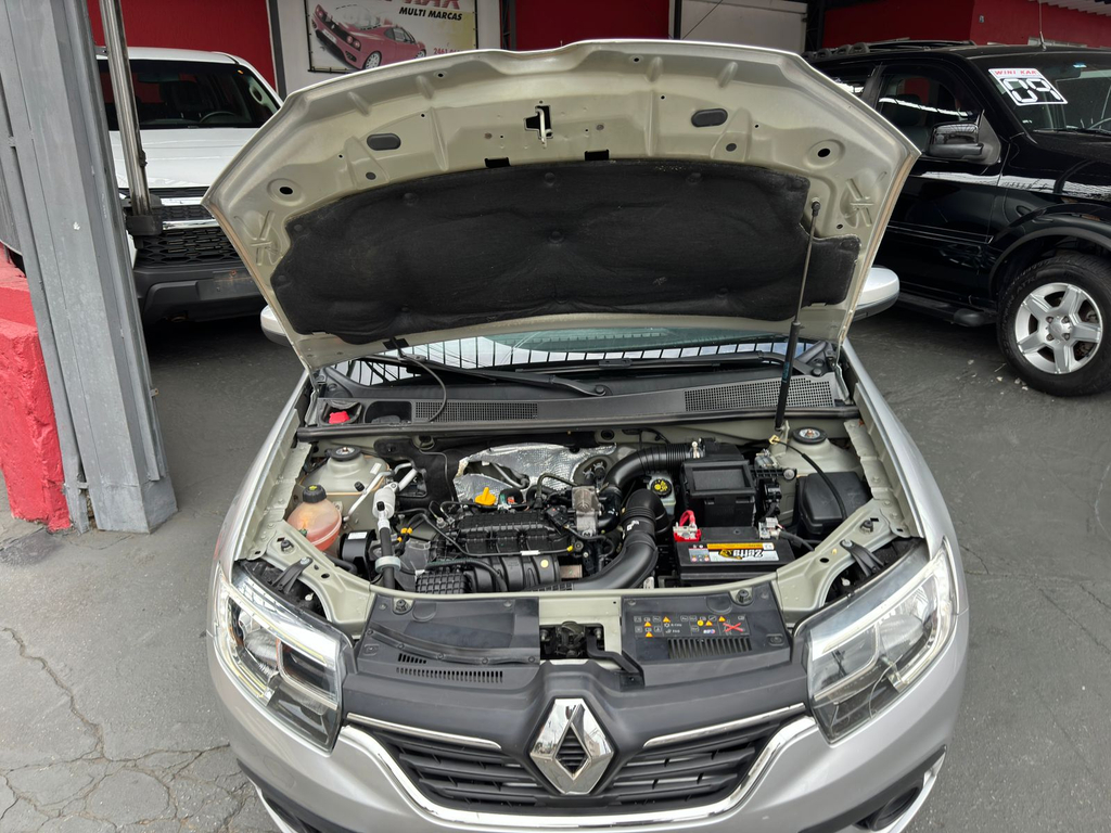 Renault Sandero Prata