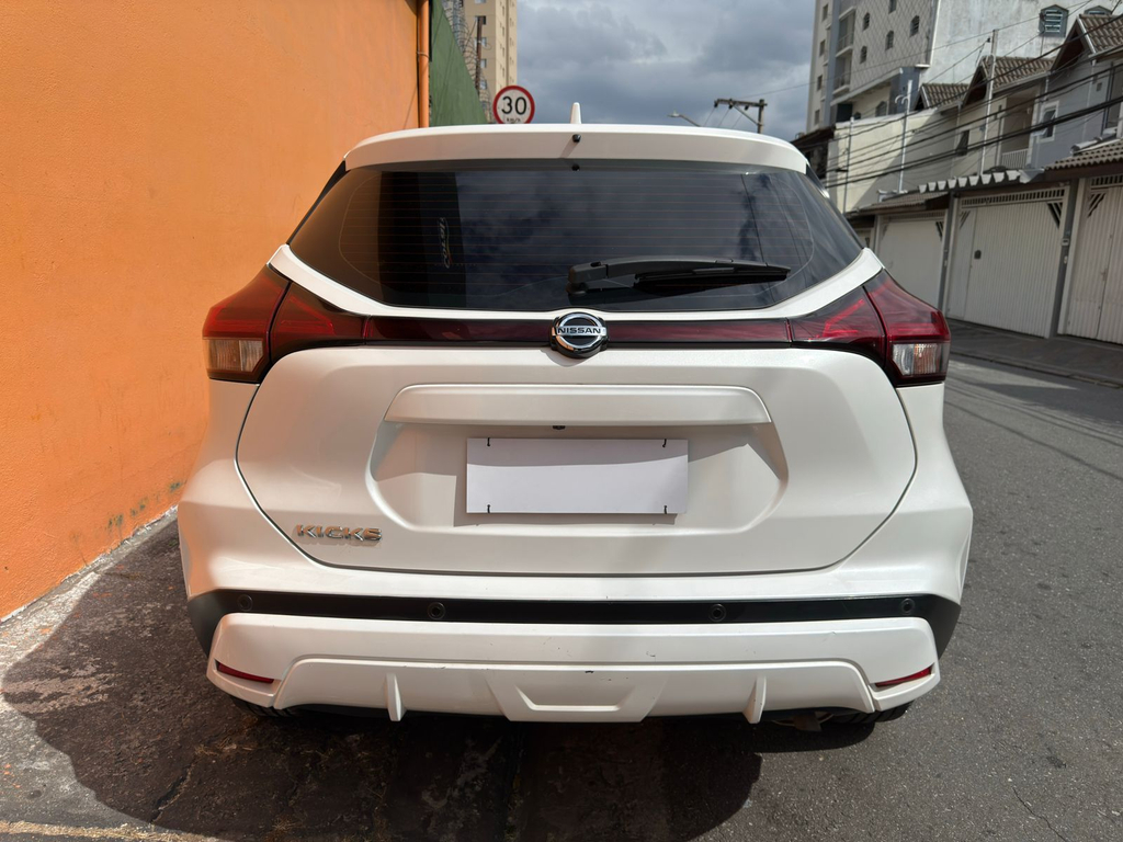Nissan Kicks Branco
