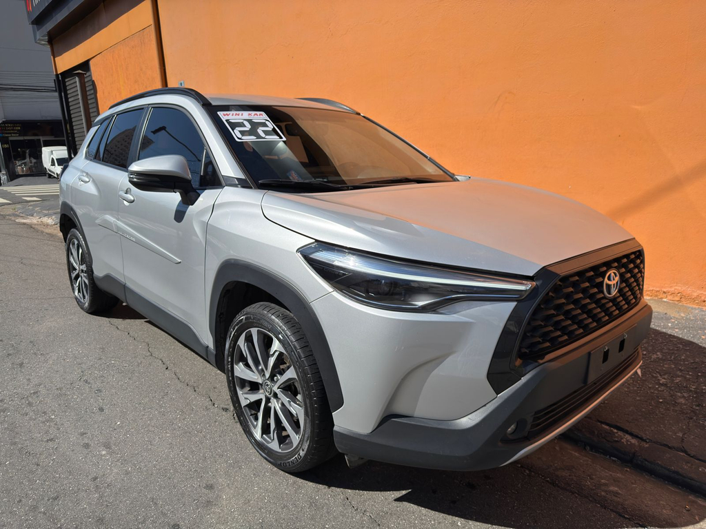 Toyota Corolla Cross Prata