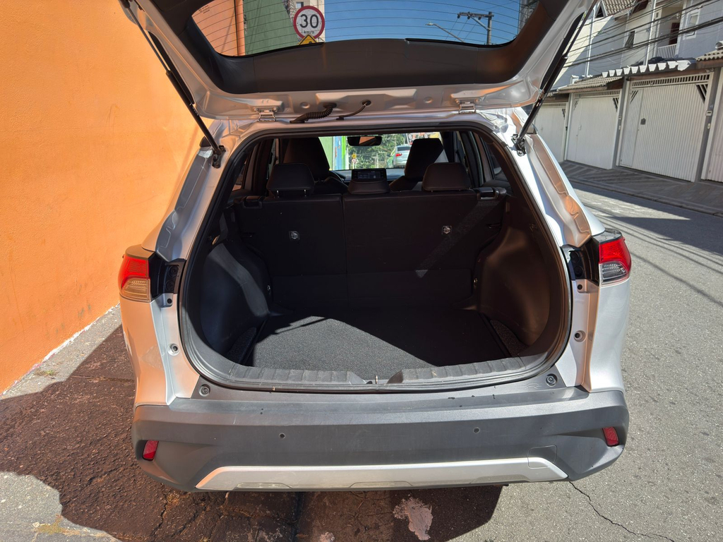 Toyota Corolla Cross Prata