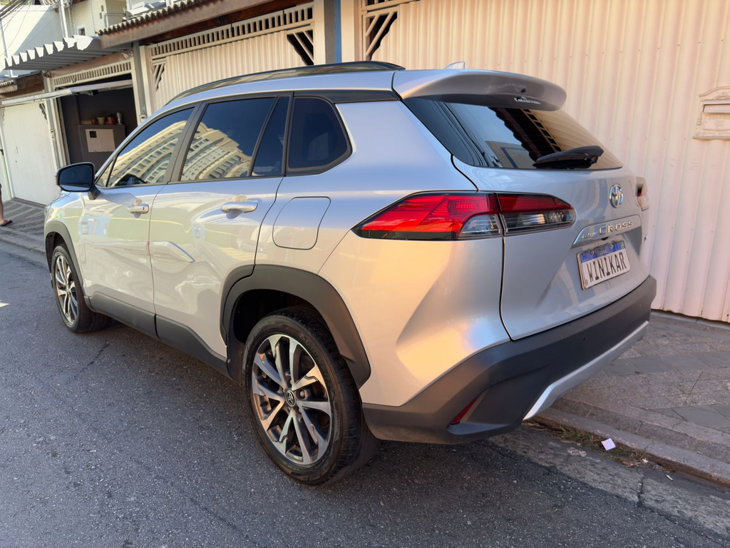 Toyota Corolla Cross Prata