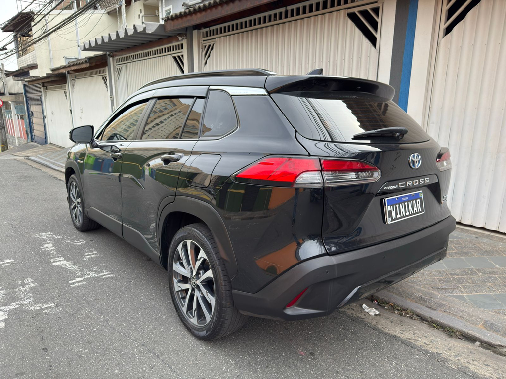 Toyota Corolla Cross Preto