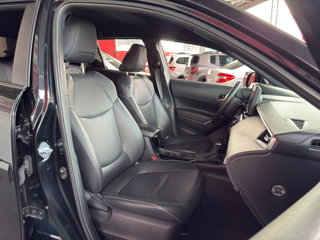 Toyota Corolla Cross Preto
