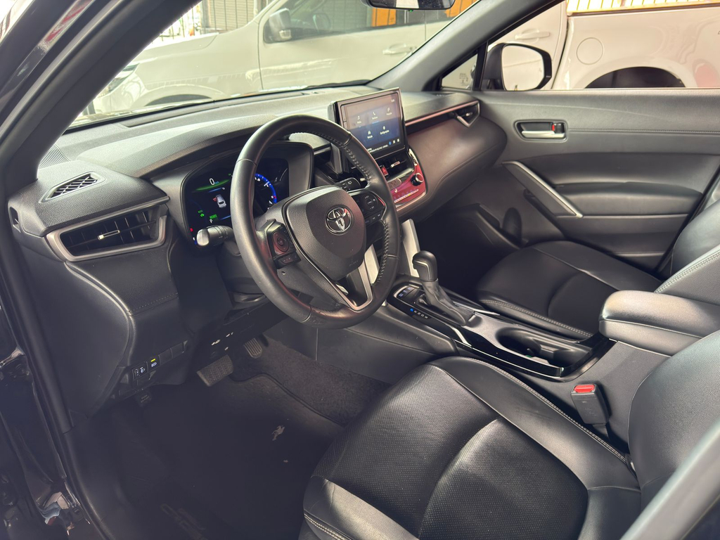 Toyota Corolla Cross Preto