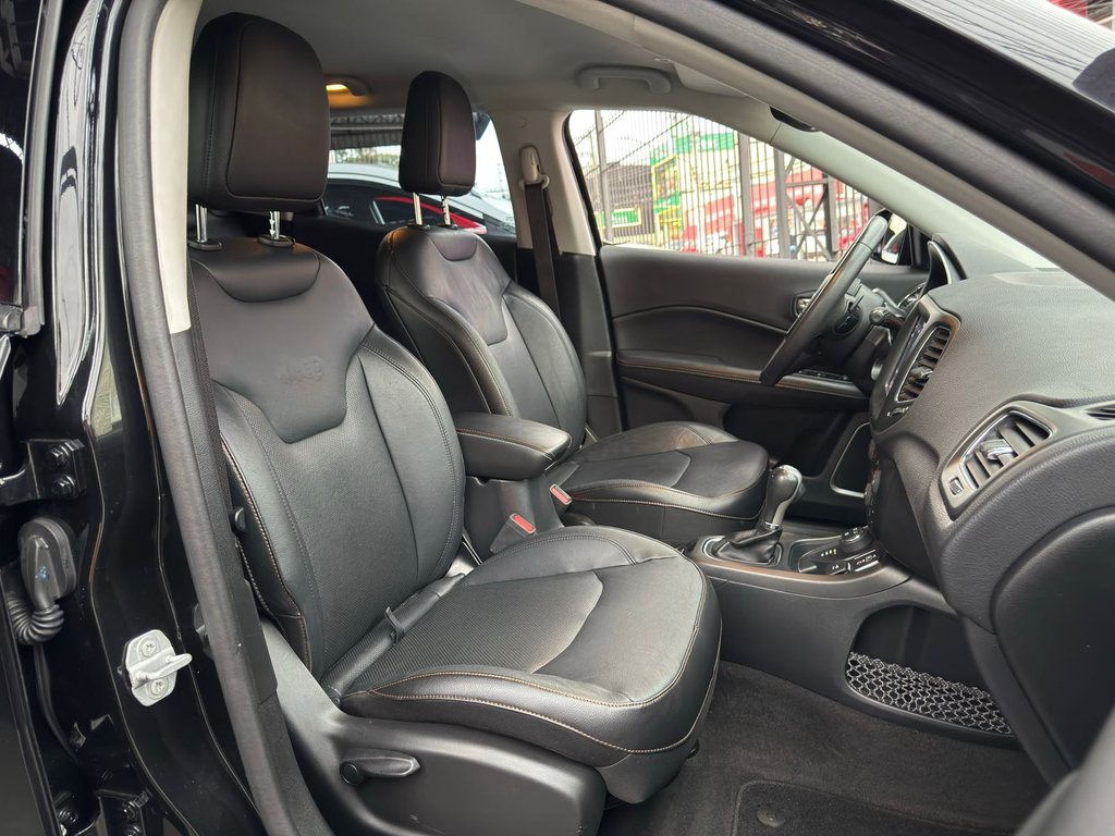 Jeep Compass Preto