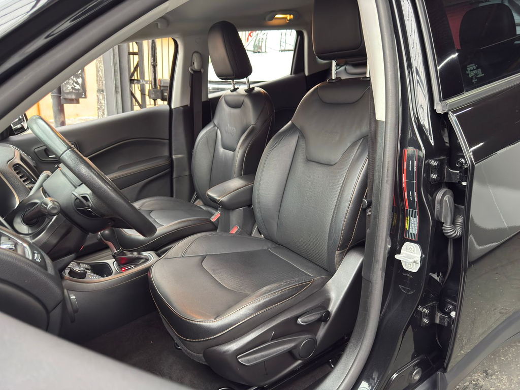 Jeep Compass Preto