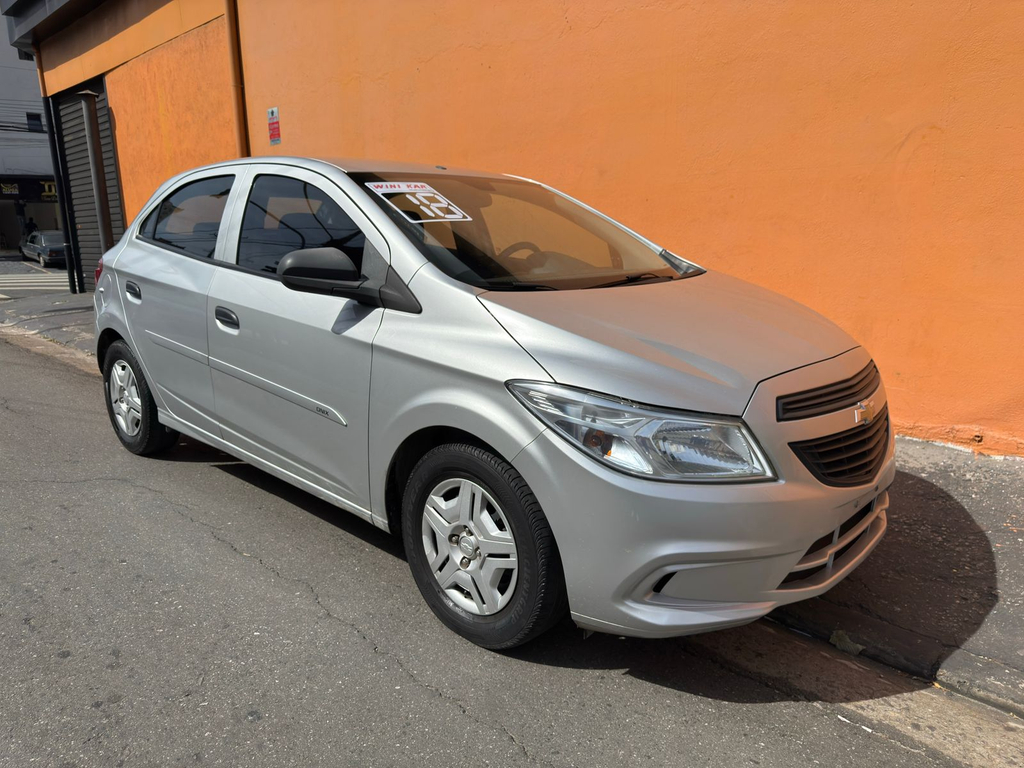 Chevrolet Onix Prata