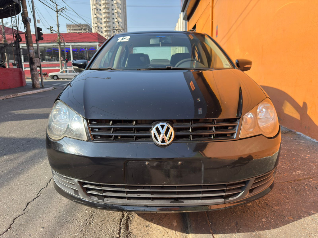 Volkswagen Polo Sedan Preto