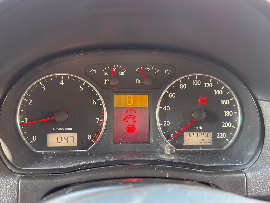 Volkswagen Polo Sedan Preto