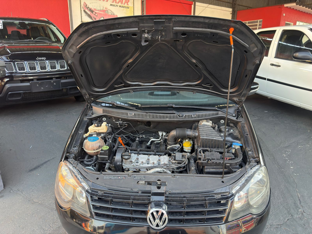 Volkswagen Polo Sedan Preto