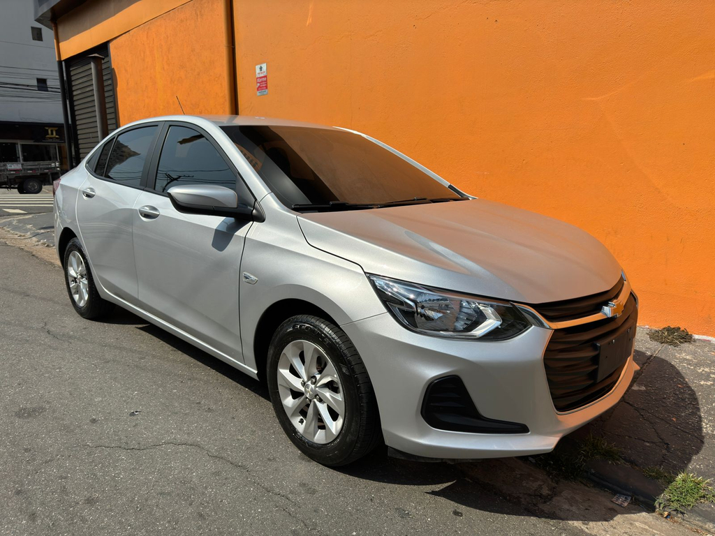 Chevrolet Onix Sedan Prata
