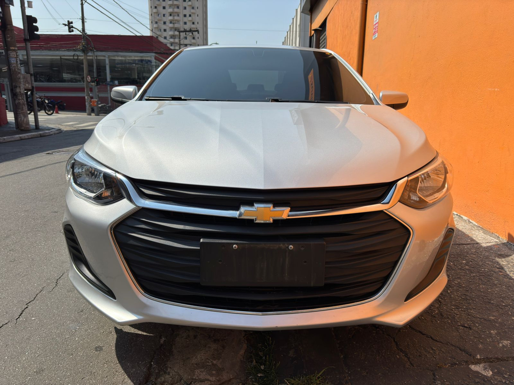 Chevrolet Onix Sedan Prata