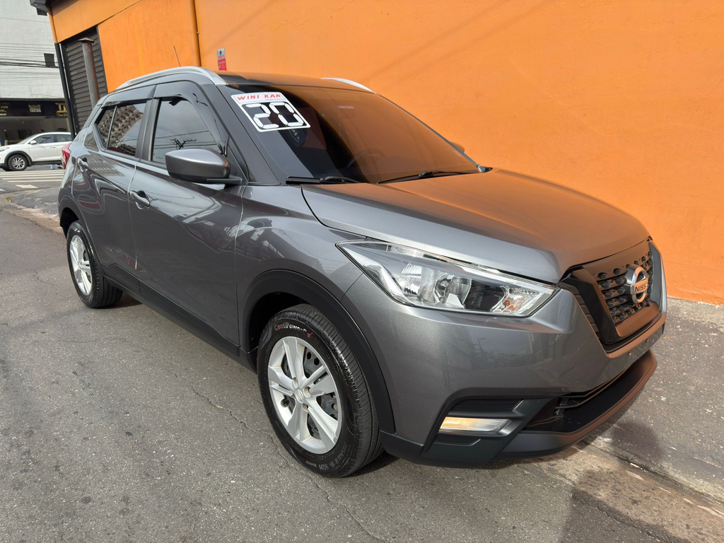 Nissan Kicks Cinza