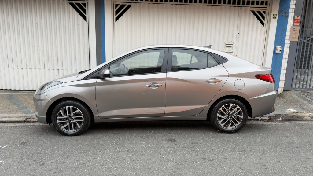 Hyundai HB20S Prata