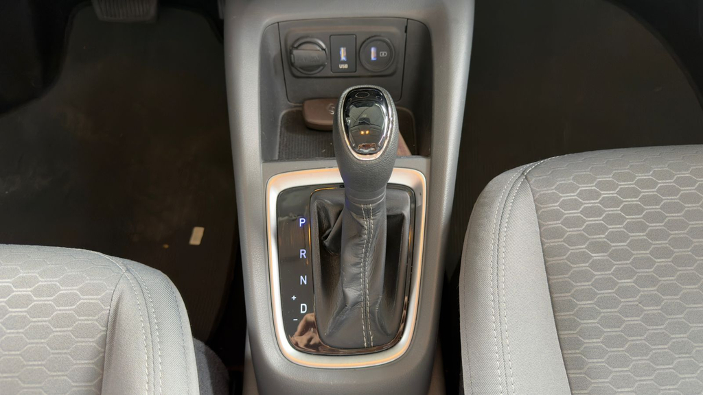 Hyundai HB20S Prata