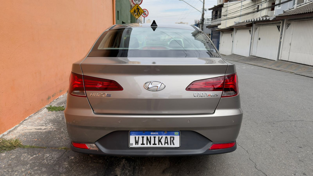 Hyundai HB20S Prata