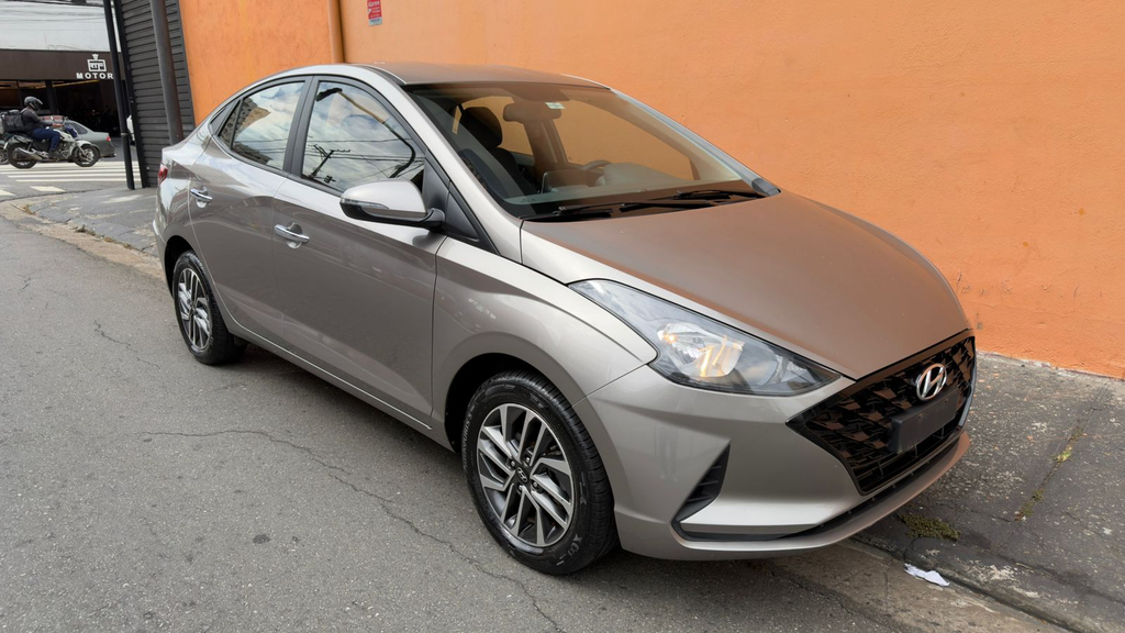 Hyundai HB20S Prata
