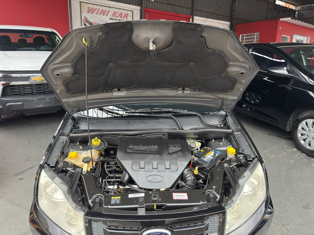 Ford EcoSport Preto