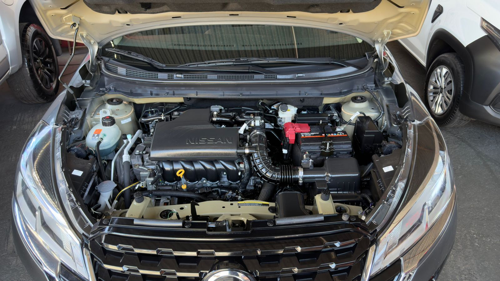 Nissan Kicks Cinza