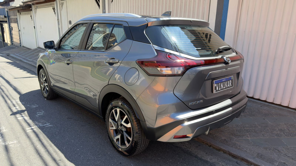 Nissan Kicks Cinza