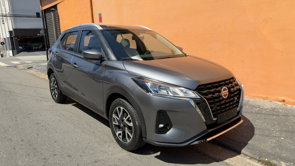 Nissan Kicks Cinza