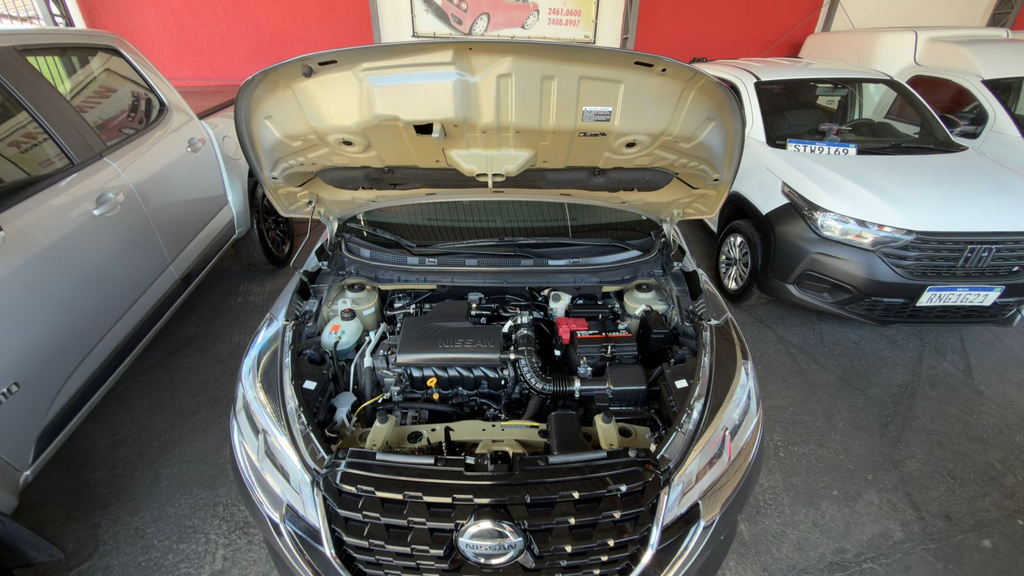 Nissan Kicks Cinza