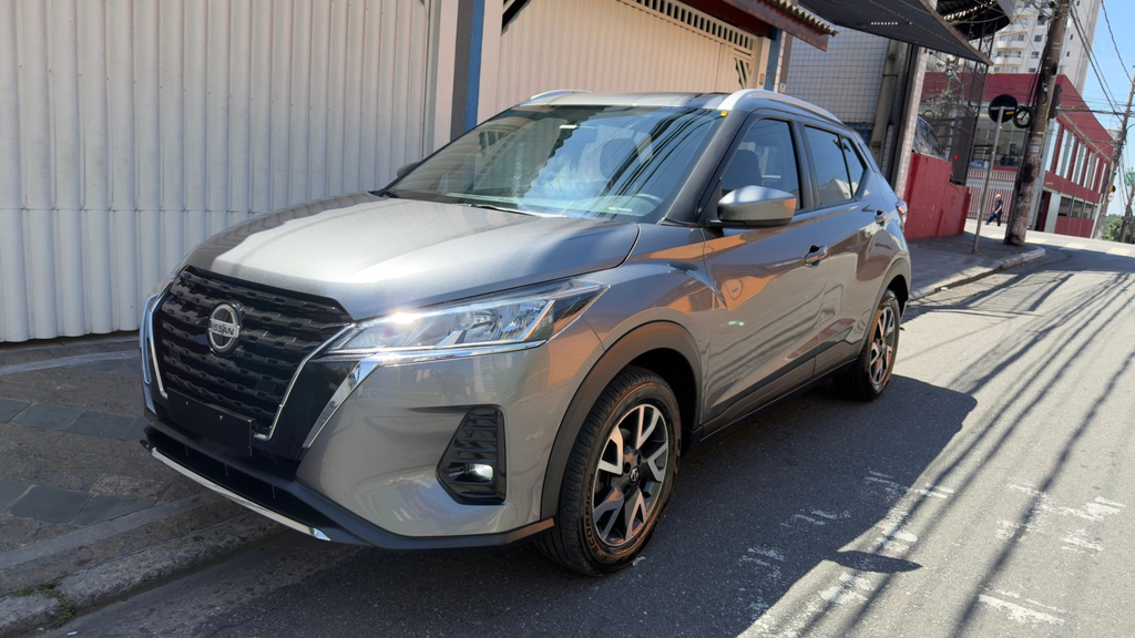 Nissan Kicks Cinza