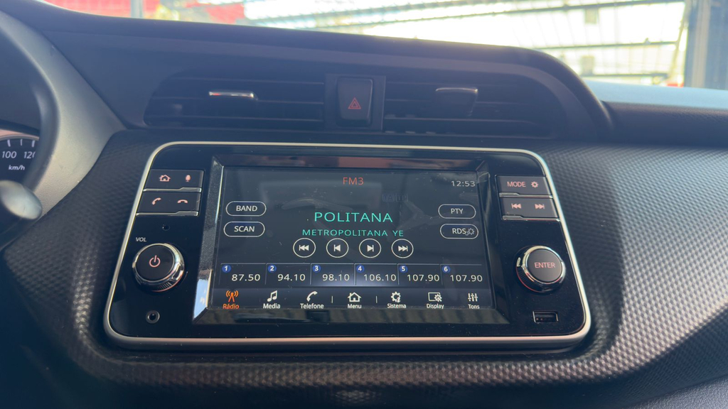 Nissan Kicks Cinza