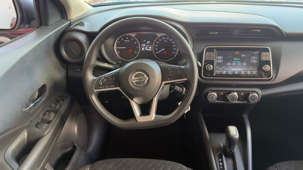 Nissan Kicks Cinza