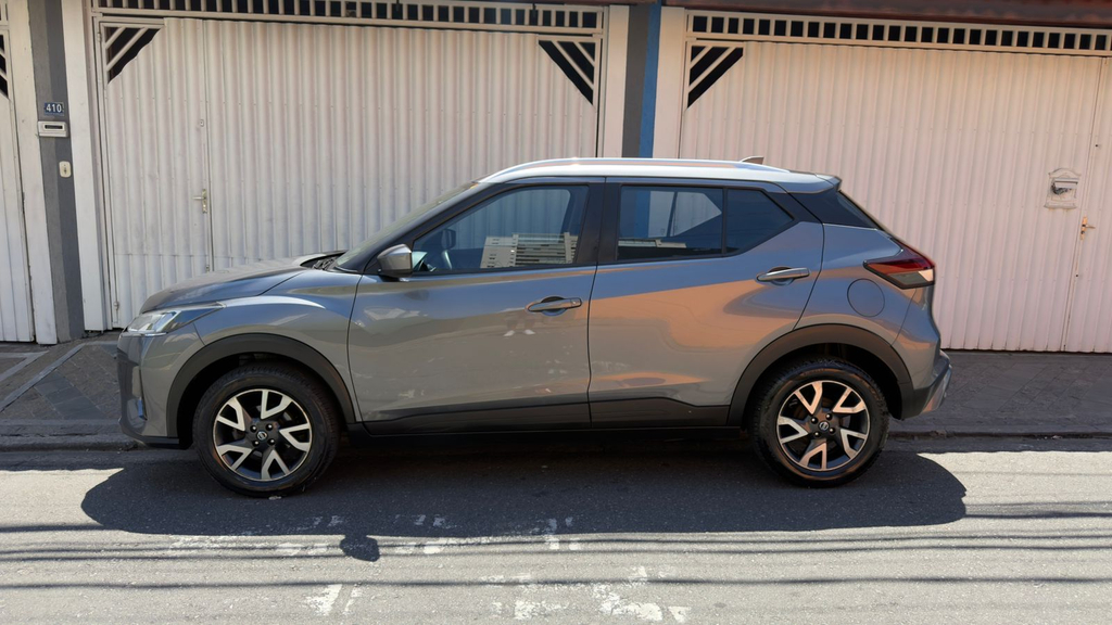 Nissan Kicks Cinza