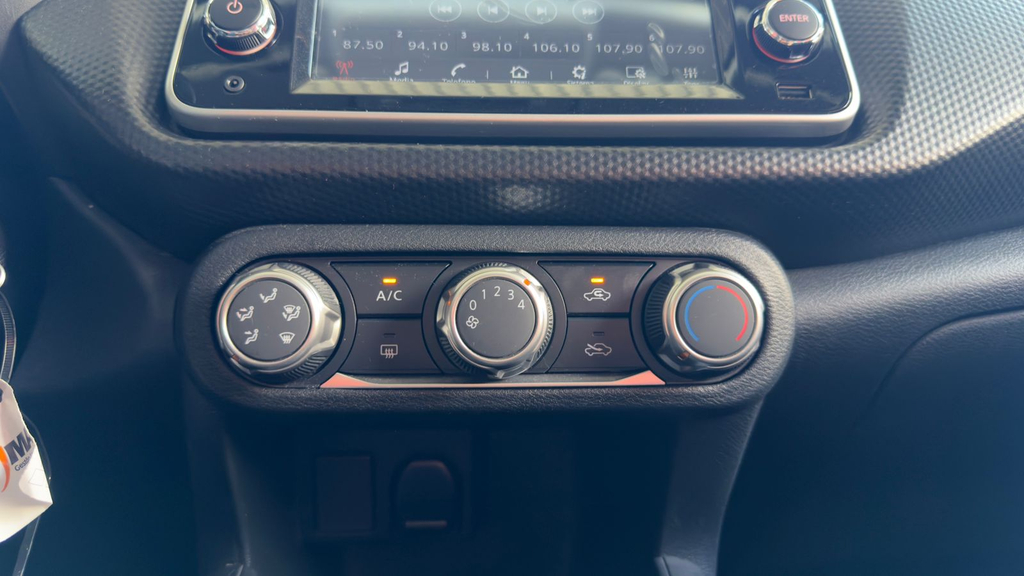 Nissan Kicks Cinza