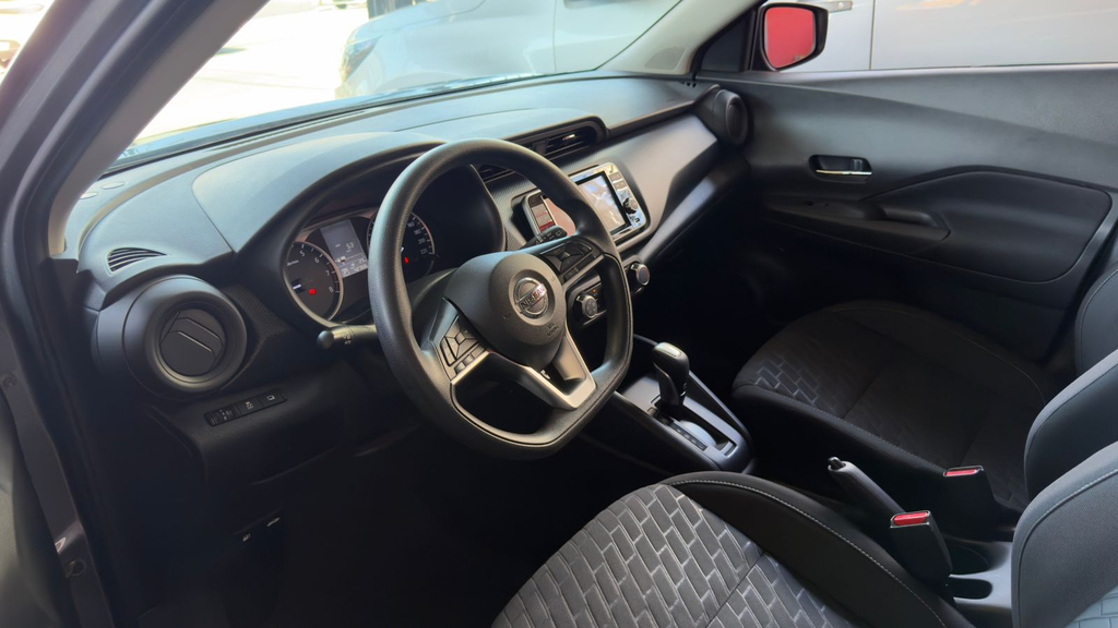 Nissan Kicks Cinza