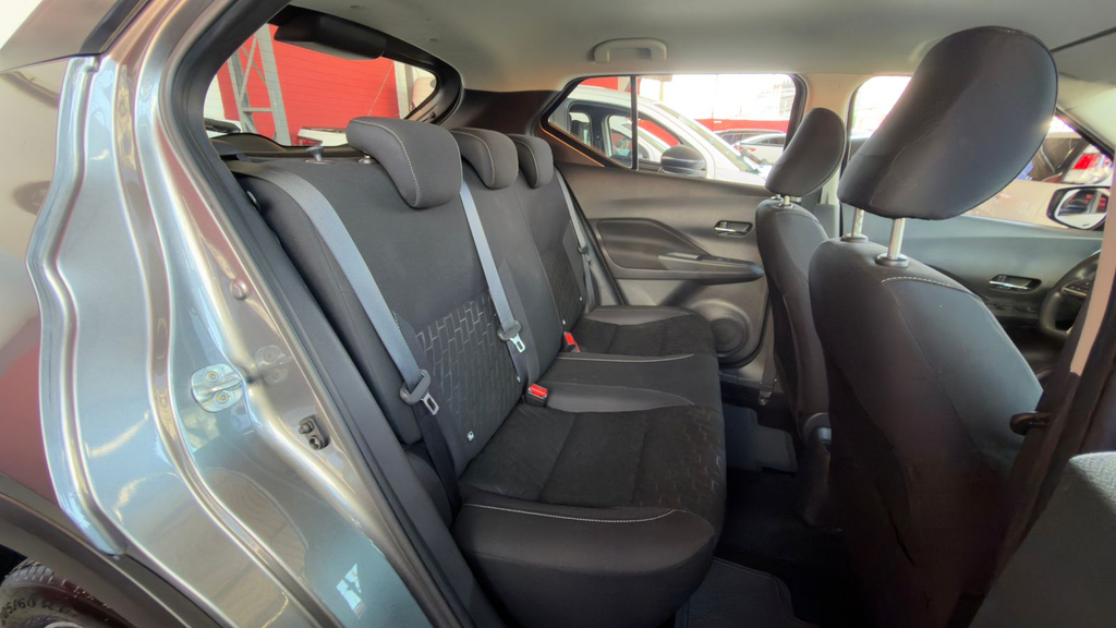Nissan Kicks Cinza