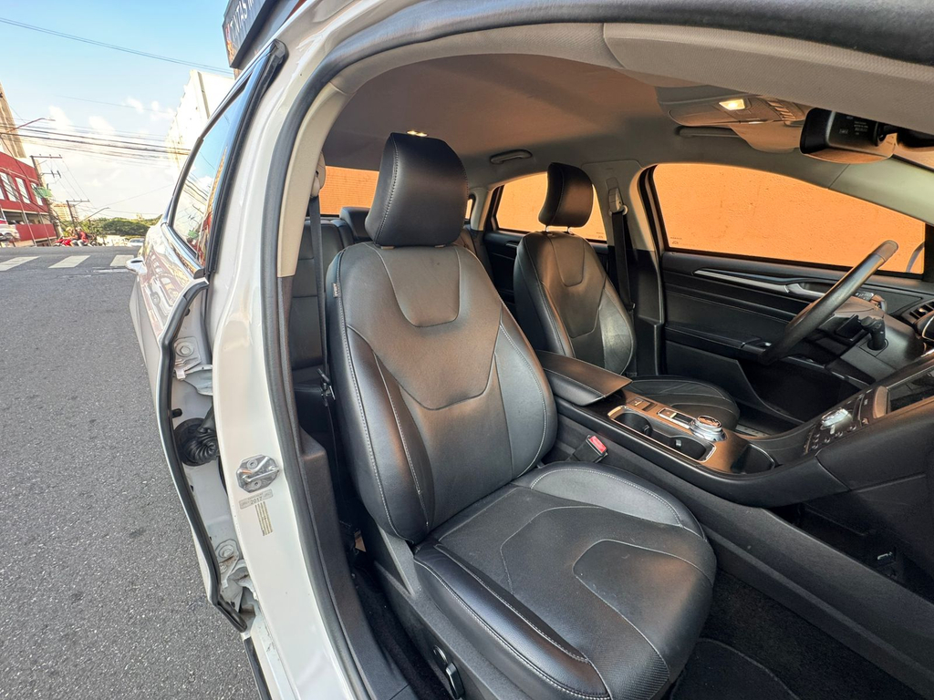 Ford Fusion Branco