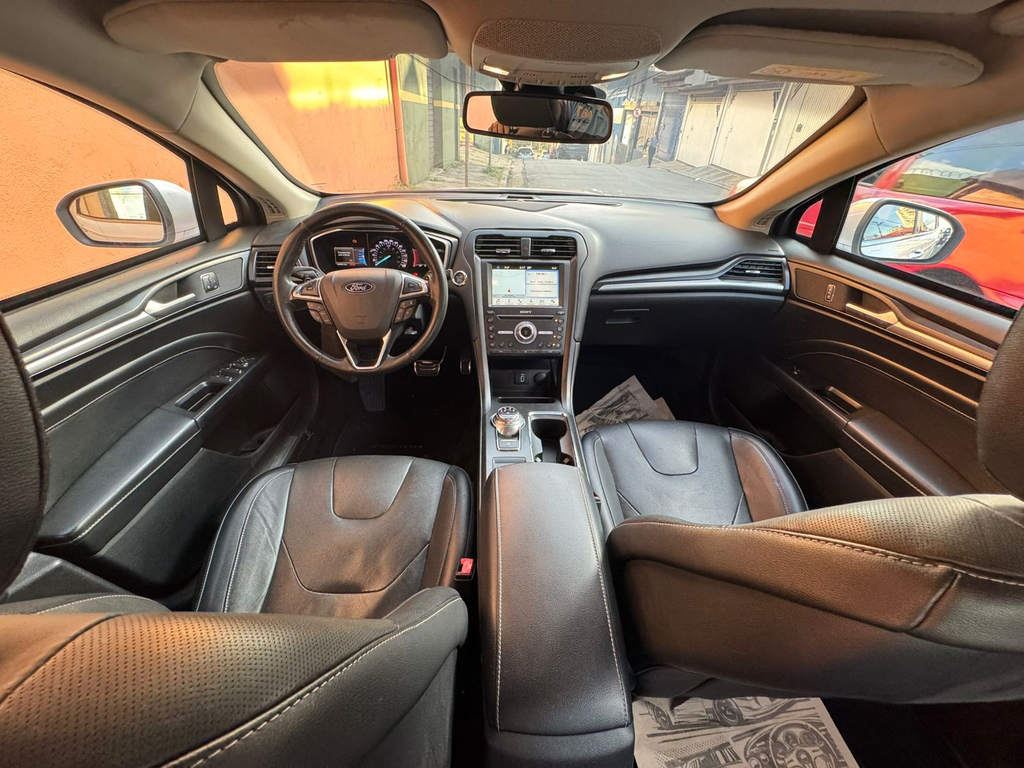 Ford Fusion Branco