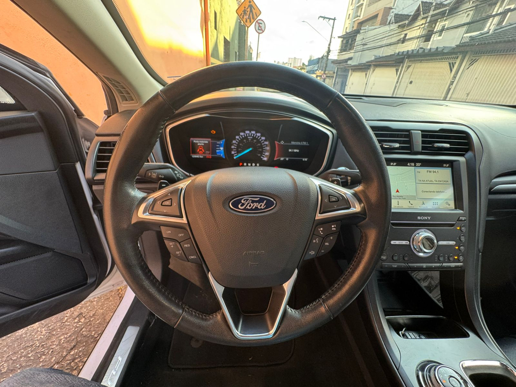 Ford Fusion Branco