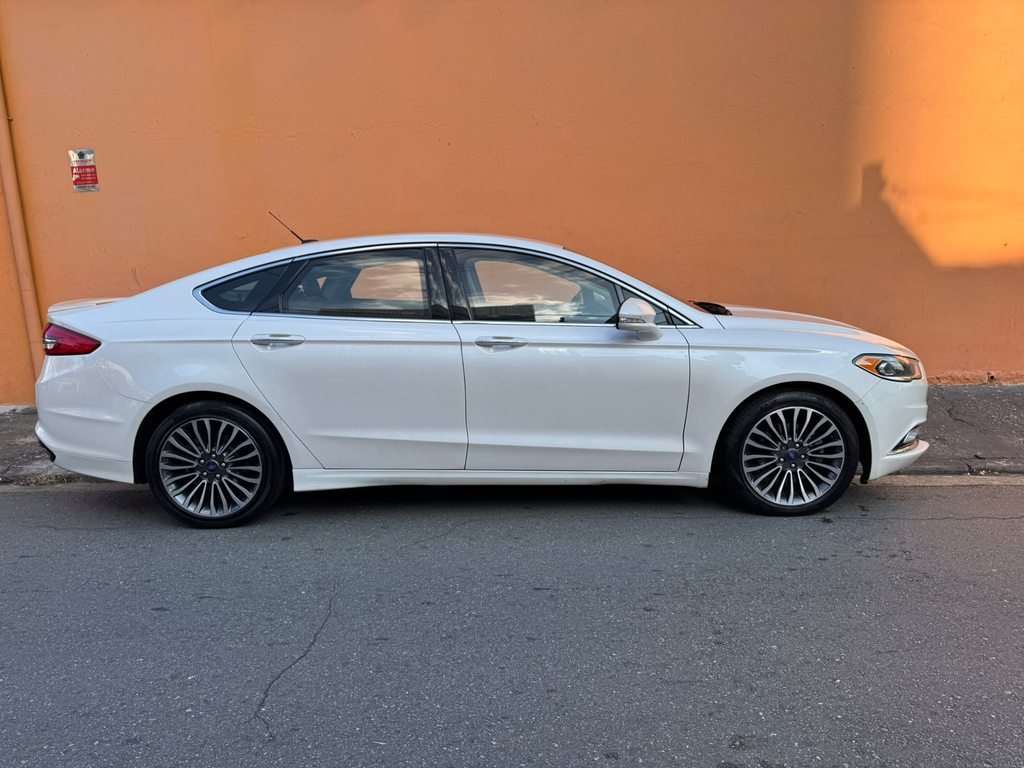 Ford Fusion Branco