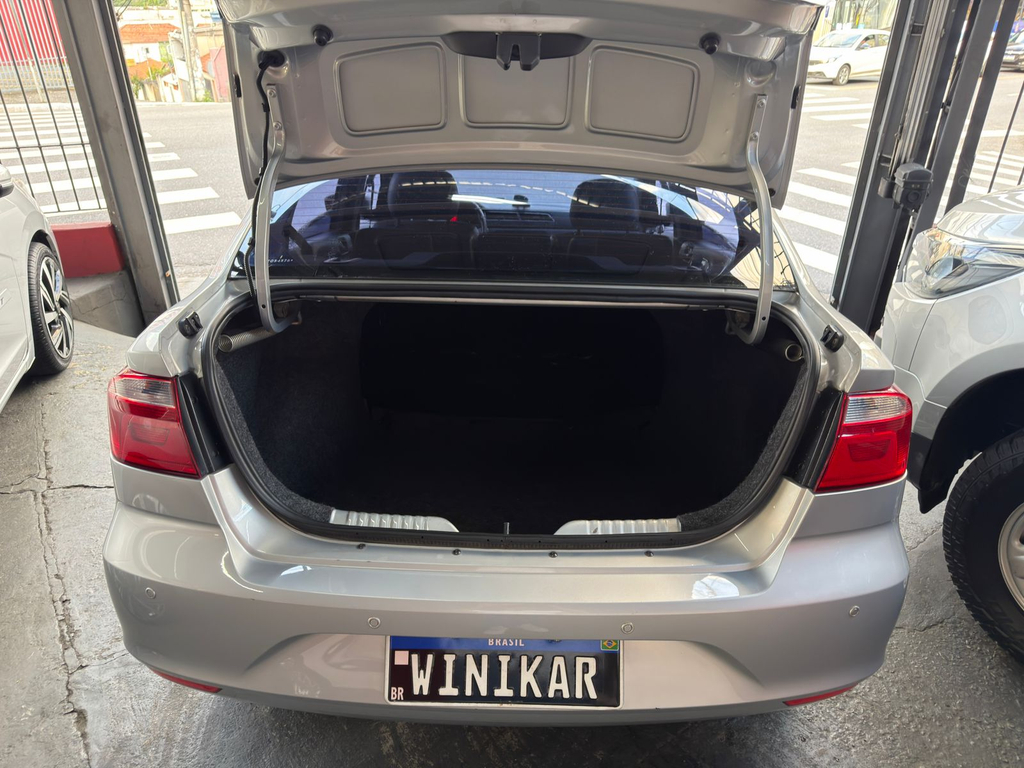 Volkswagen Voyage Prata