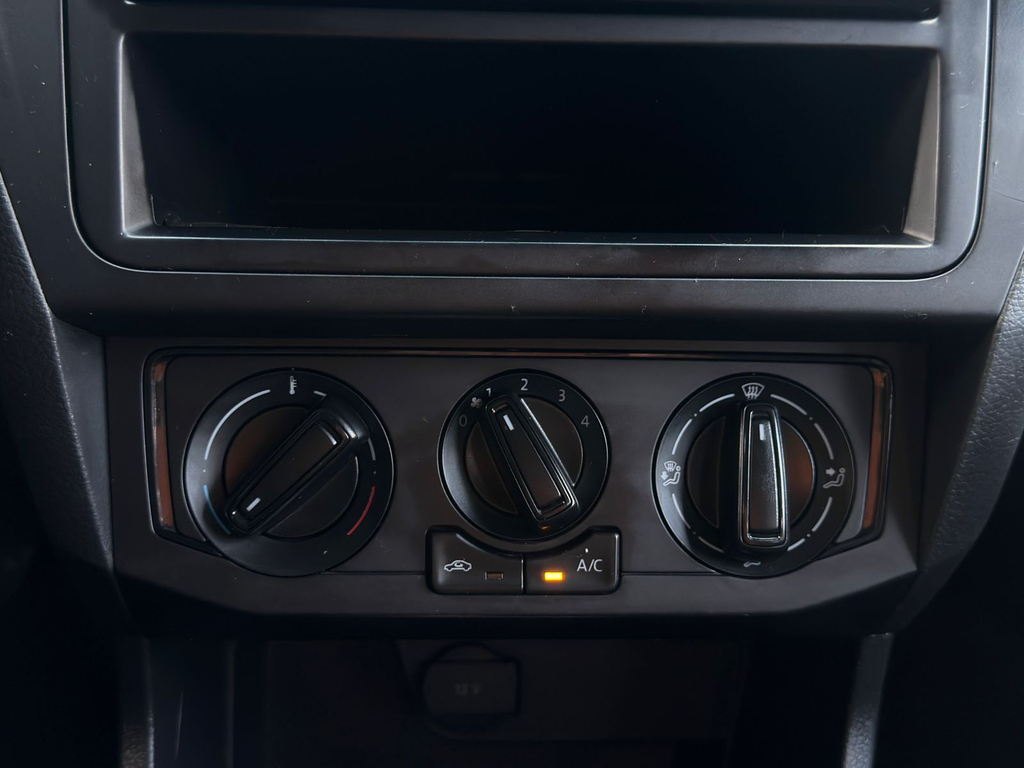 Volkswagen Voyage Prata