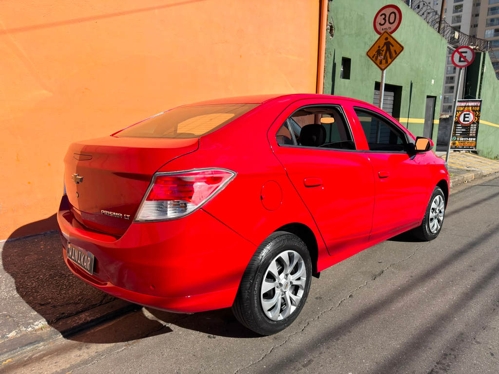 Chevrolet Prisma Vermelho