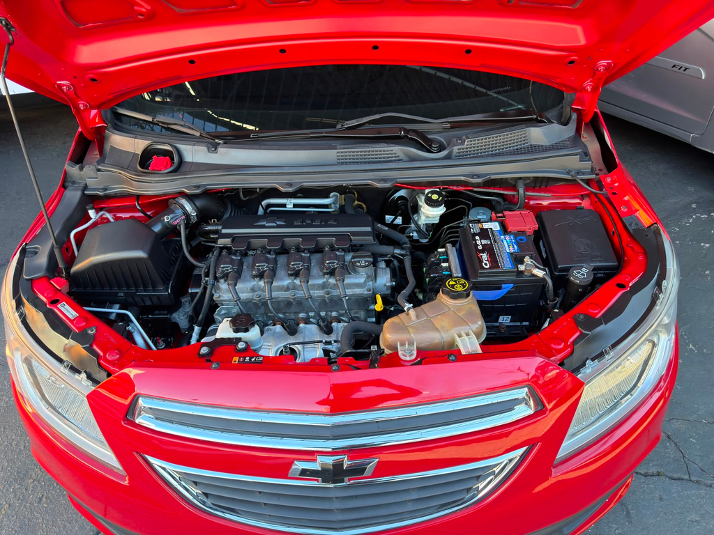 Chevrolet Prisma Vermelho