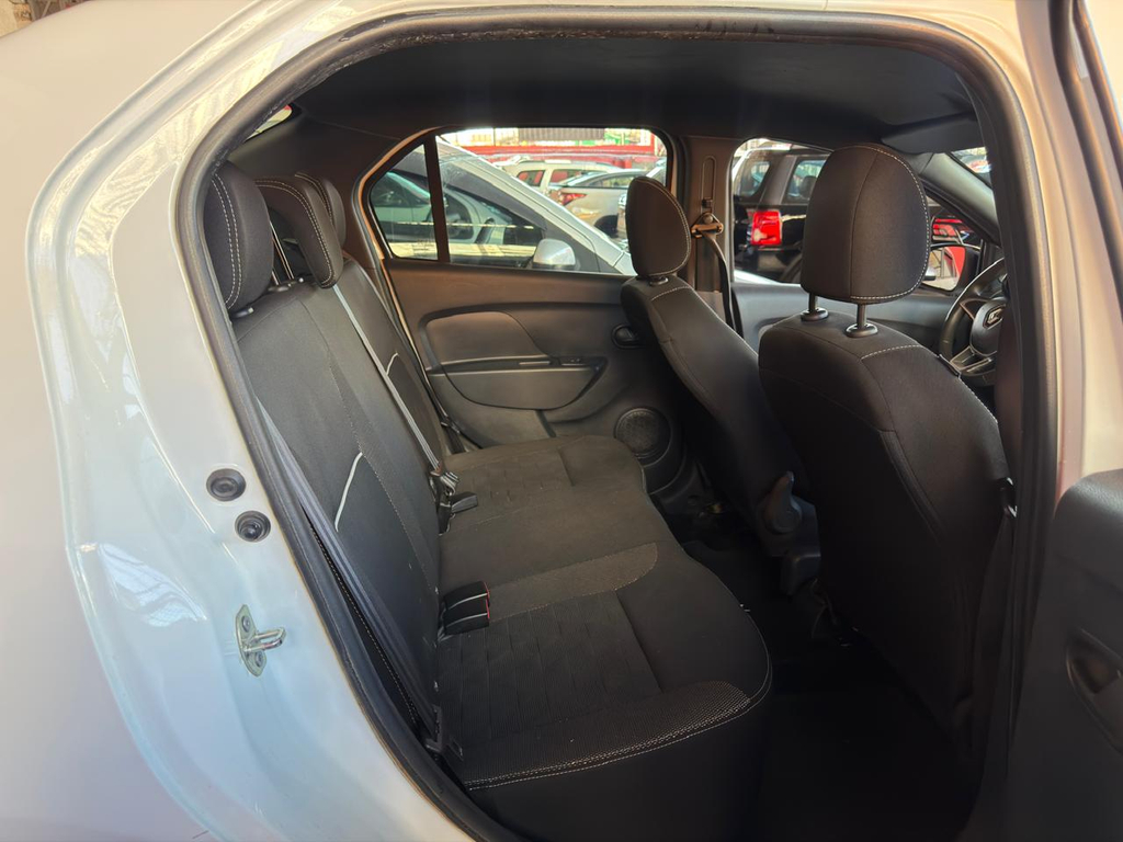 Renault Logan Branco