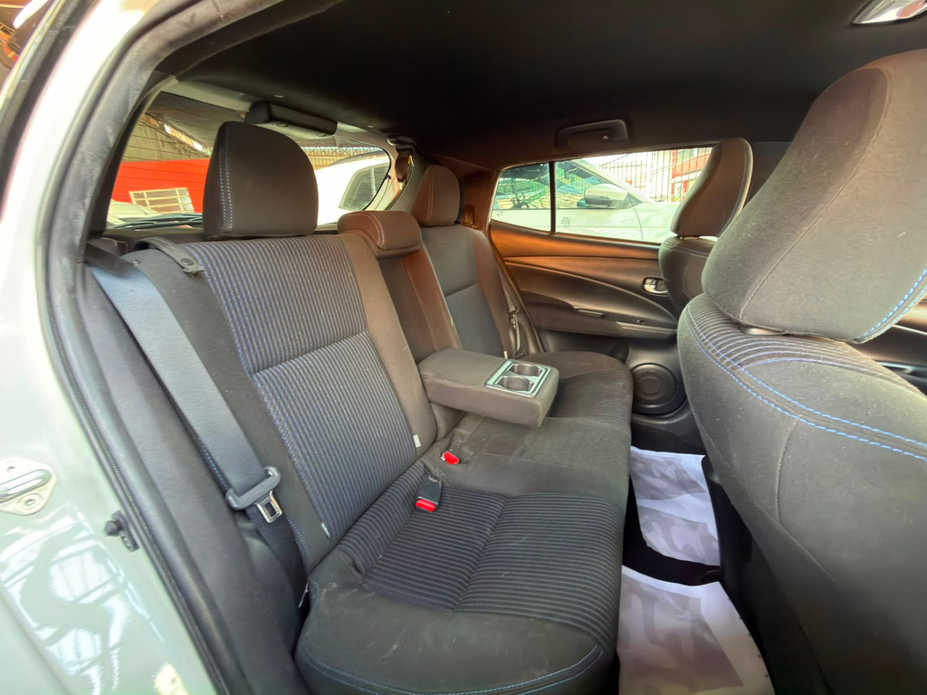 Toyota Yaris Branco