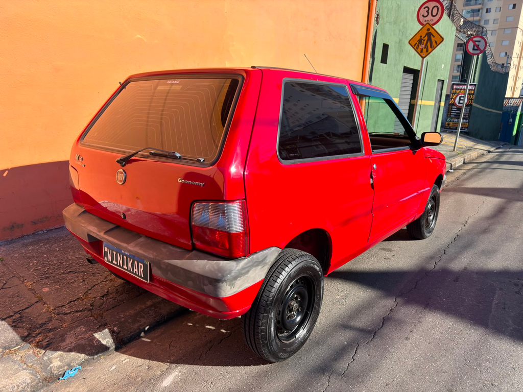Fiat Uno Vermelho