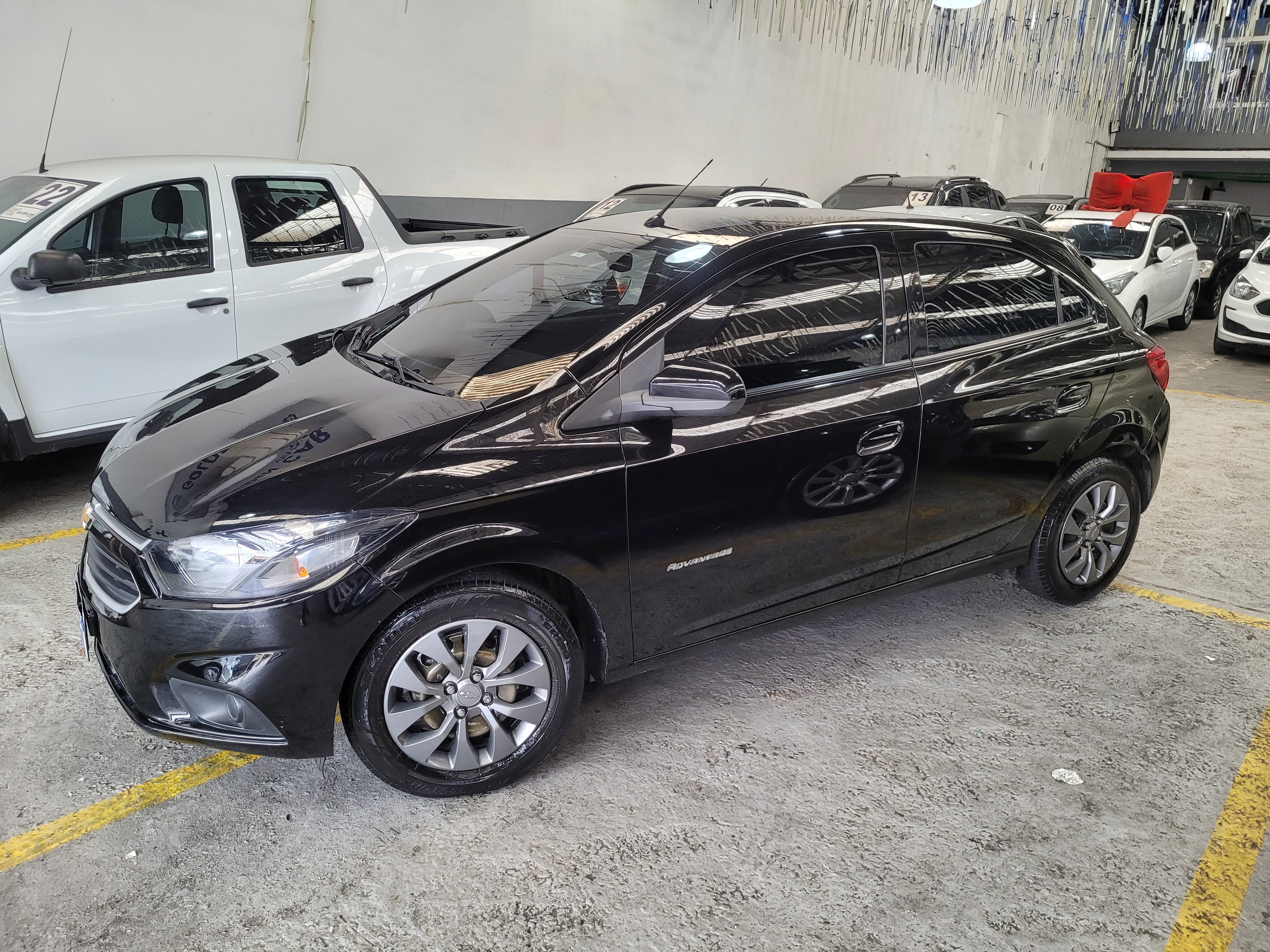 Chevrolet Onix Preto