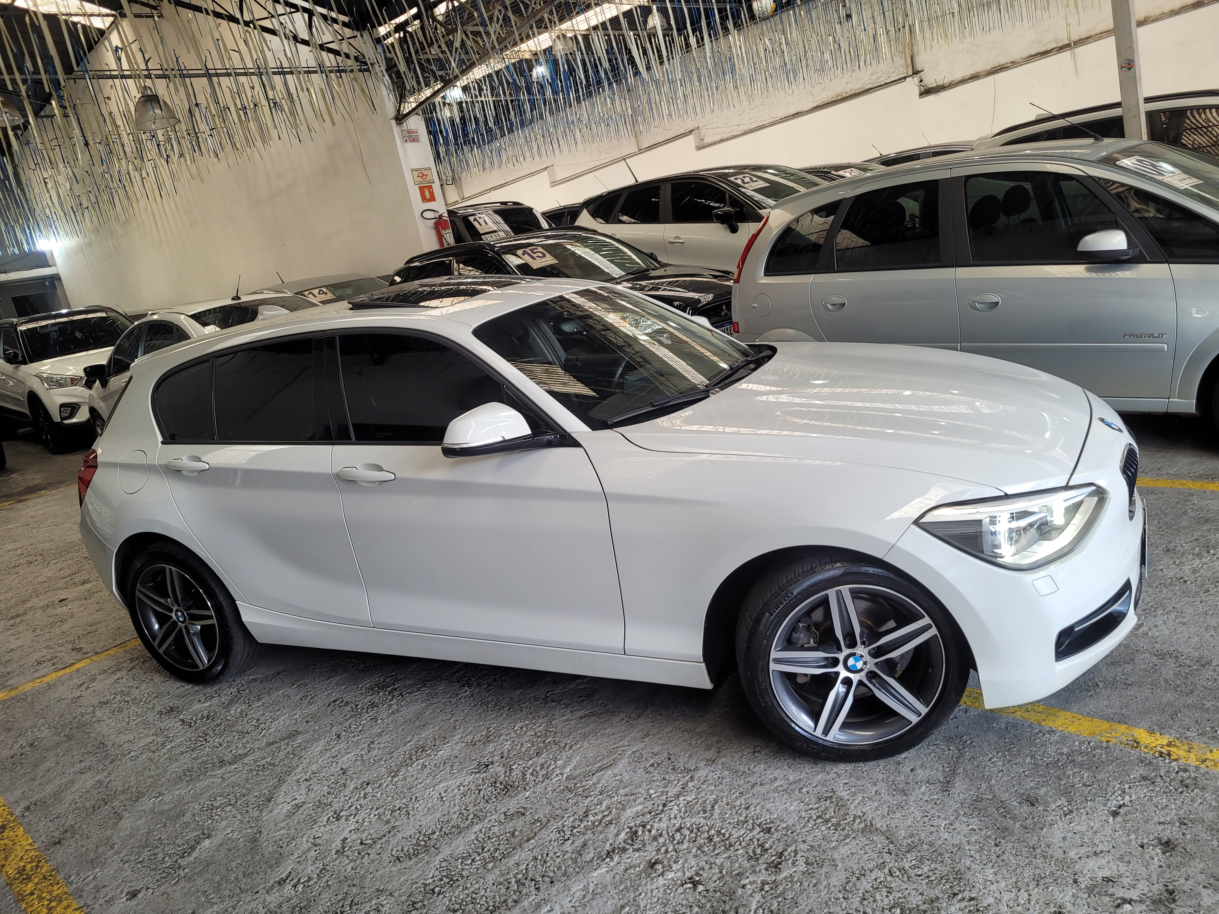 BMW 118i Branco