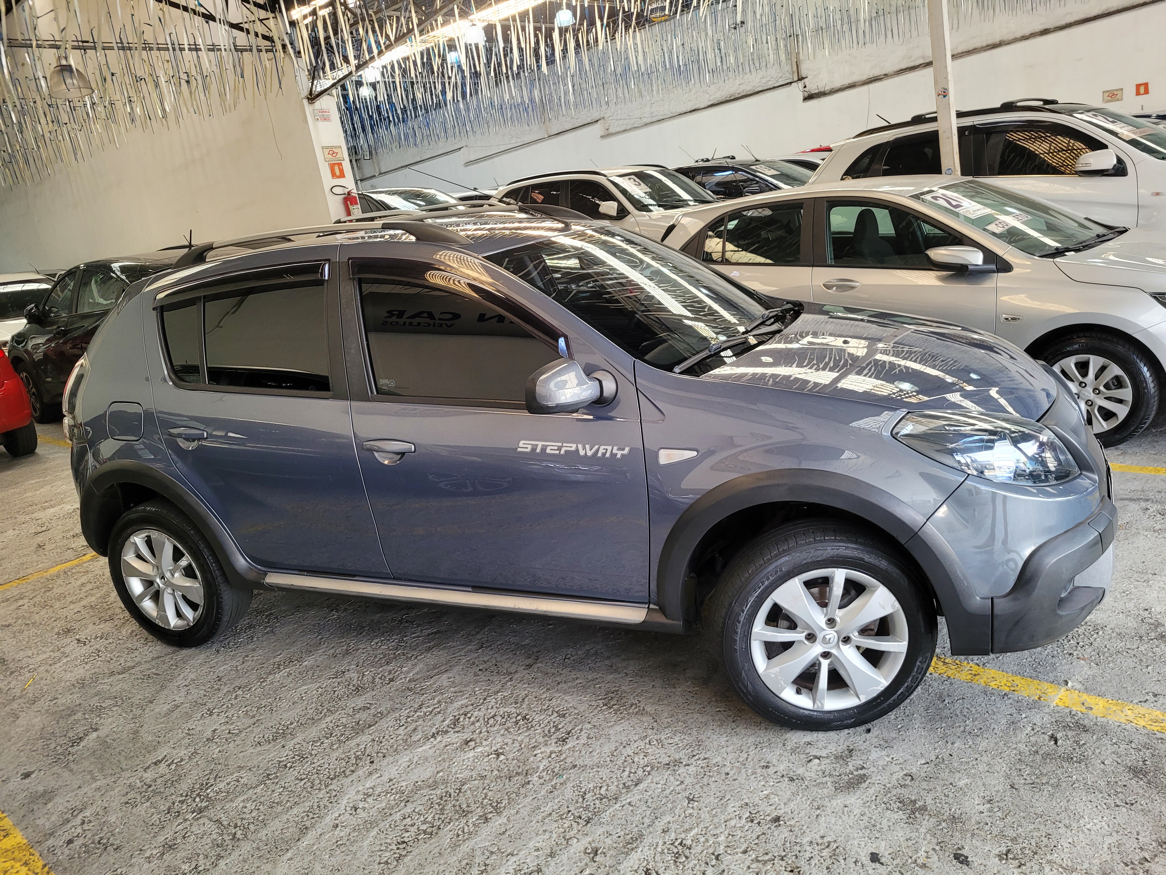 Renault Sandero Stepway Cinza